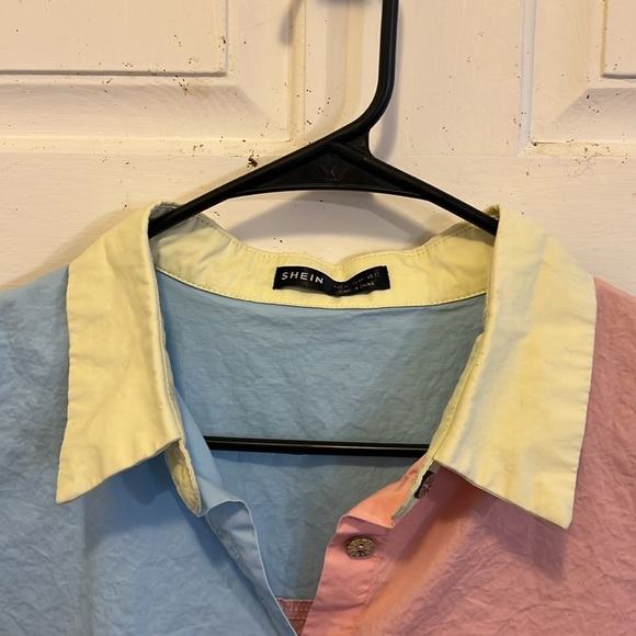 COLORFUL BUTTON TOP - Picture 2 of 4